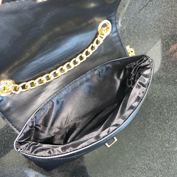 Black purse - Picture 3 of 3